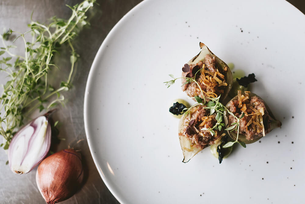 Uues gurmeemenüüs troonivad hõrgud Saare maitsed: Lammas ja sibul
