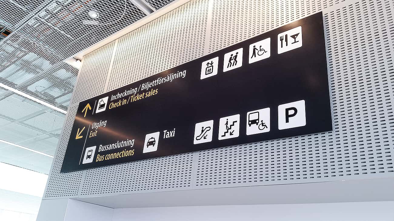 Värtahamneni terminalist, kuhu Tallinki laevad Stockholmis jõuavad, saab kesklinna kas bussi, metroo või Tallink Silja Shuttle’i bussidega.