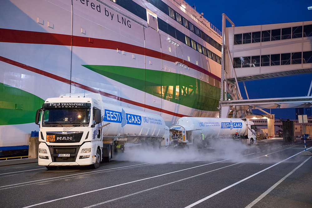 Megastari punkerdamine